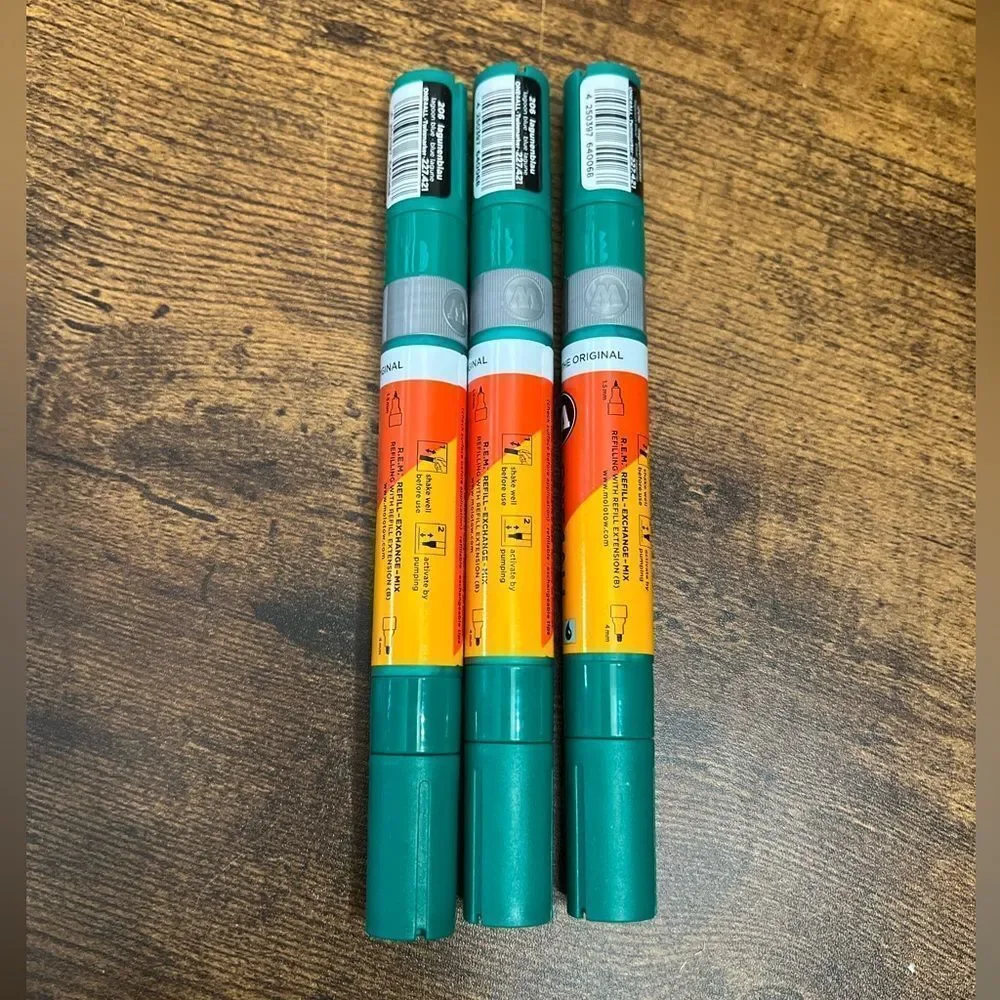 Molotow One4All Acrylic Twin Pump Marker in Lagoon Blue. 1.5mm/4mm Nibs. 3 Pack.